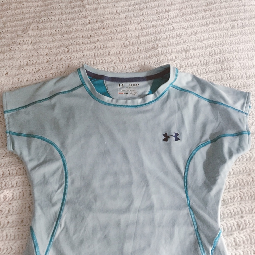 UNDER ARMOR✨workout top - Picture 3 of 10